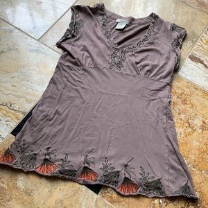 Vertigo Paris taupe sleeveless top with floral scalloped hem organic/floral